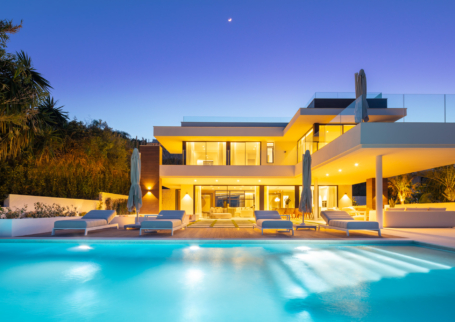 Brisas 2 Luxury Detached Villa For Sale in Nueva Andalucia Marbella
